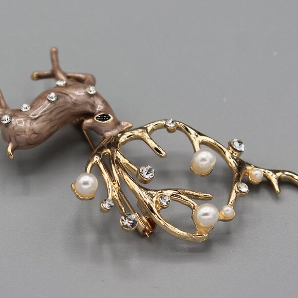 Deer Holidays Christmas pin brooch jewelry fashion pearl pearls elegant new - Picture 9 of 12